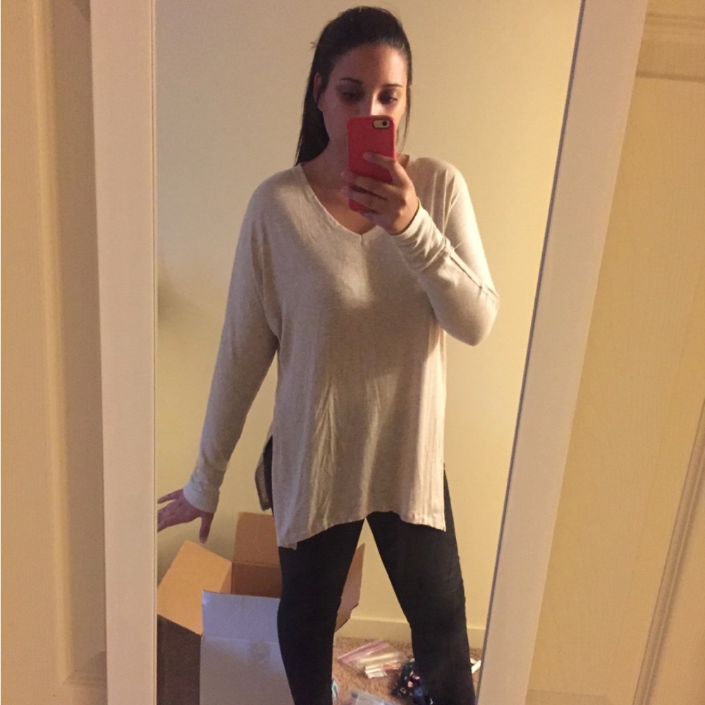 Elan boutique long sleeve oatmeal top